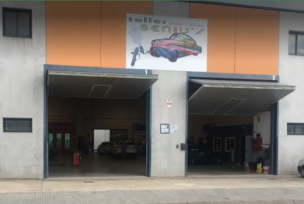 Pintar Coche Montfullá-fachada