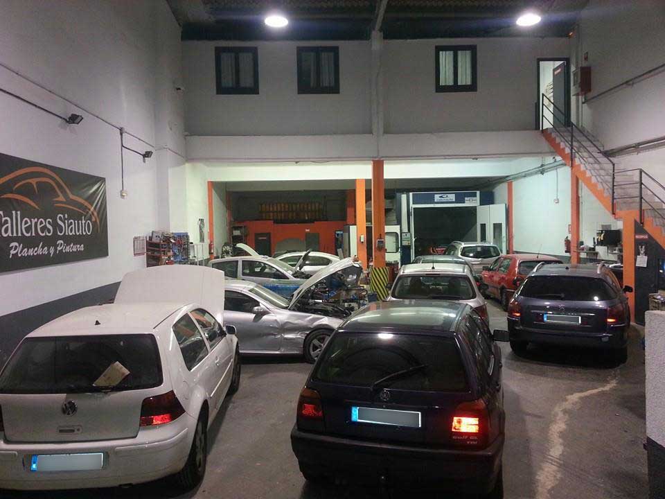 pintar-coche-sant-boi-de-llobregat-interior-taller-2