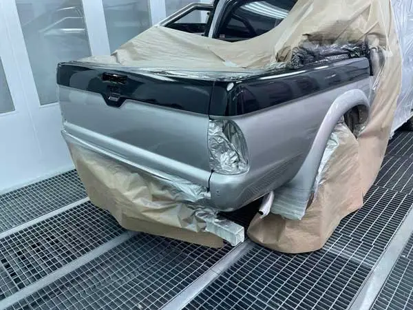 pintar-coche-alcala-del-valle-coche-en-cabina