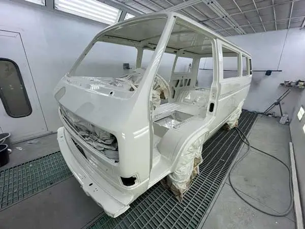 pintar-coche-cornella-de-llobregat-furgo-en-cabina-2