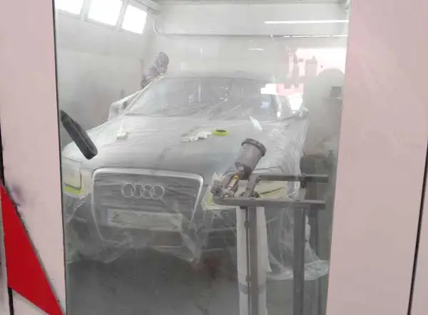 pintar-coche-el-ejido-coche-en-cabina