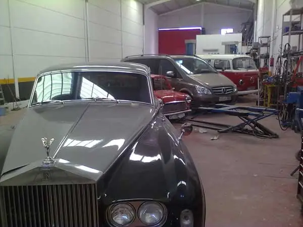 pintar-coche-el-viso-del-alcor-interior-taller