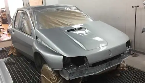 pintar-coche-meliana-en-coche-en-cabina