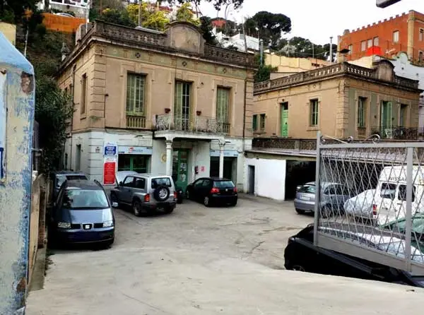 pintar-coche-sarria-sant-gervasi-fachada