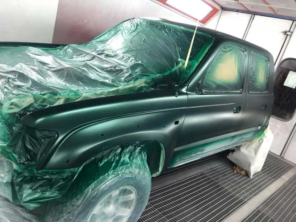 pintar-coche-arona-coche-en-cabina-3