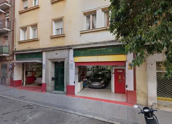 pintar-coche-barrio-salamanca-fachada