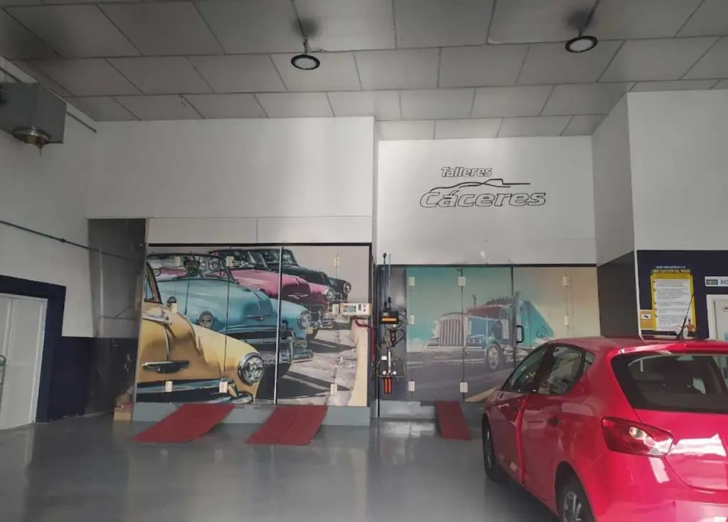 pintar-coche-casar-de-caceres-interior-taller