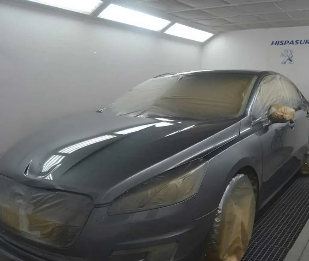 pintar-coche-lucena-pintando