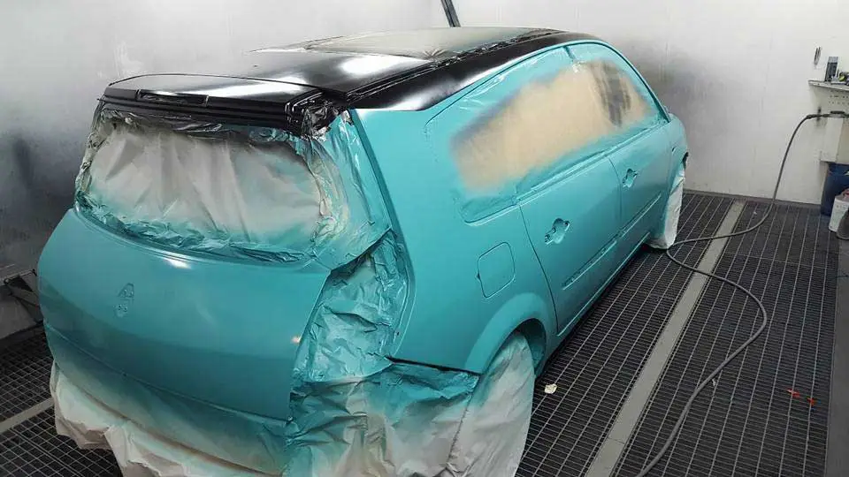pintar-coche-salteras-coche-en-cabina-4