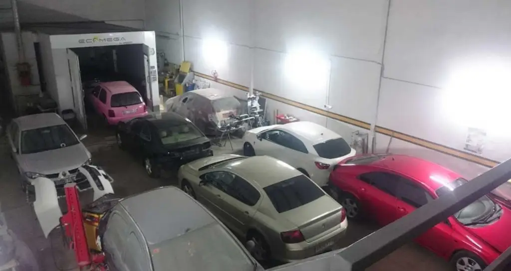 pintar-coche-tocina-interior-taller